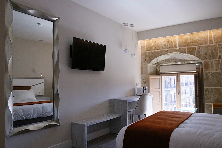 Pensión Luxury Plaza 2*