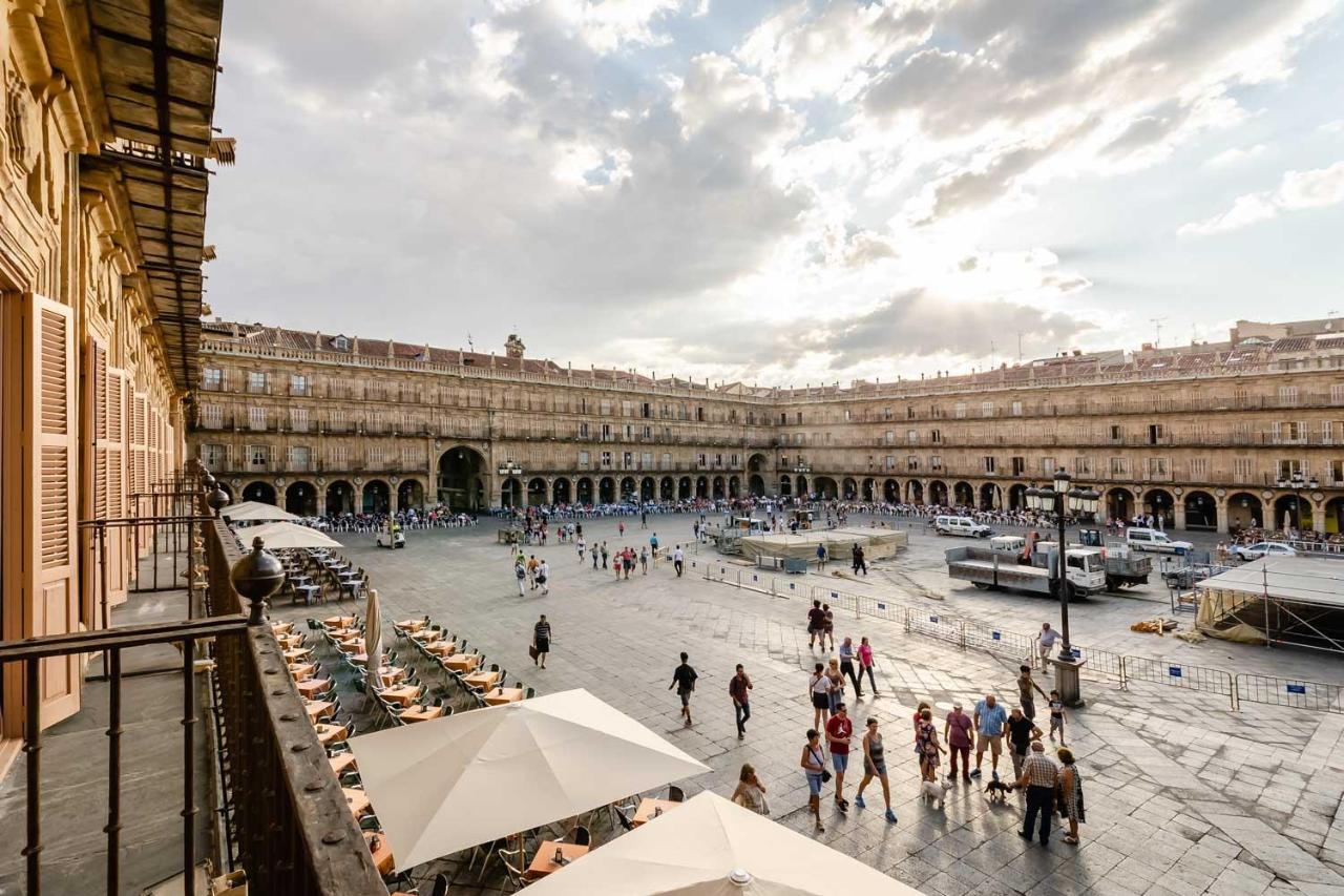 Pensión Luxury Plaza 2*